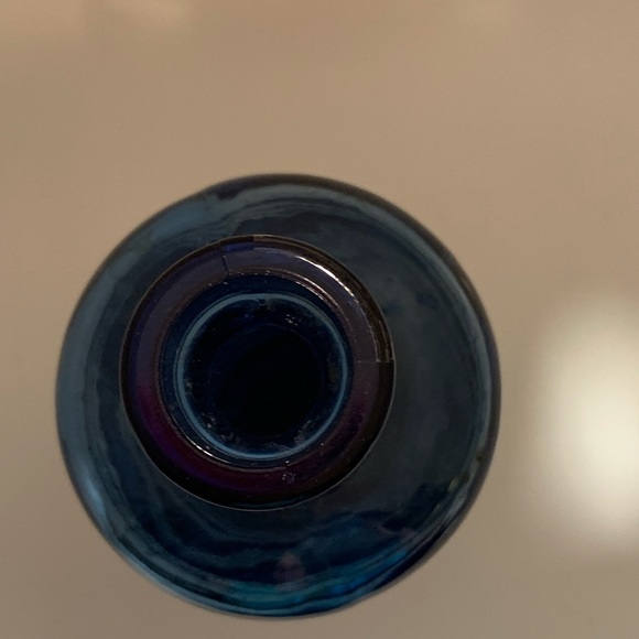 Cobalt blue glass bottle. Made in Spain. Recycled glass. - Picture 4 of 8